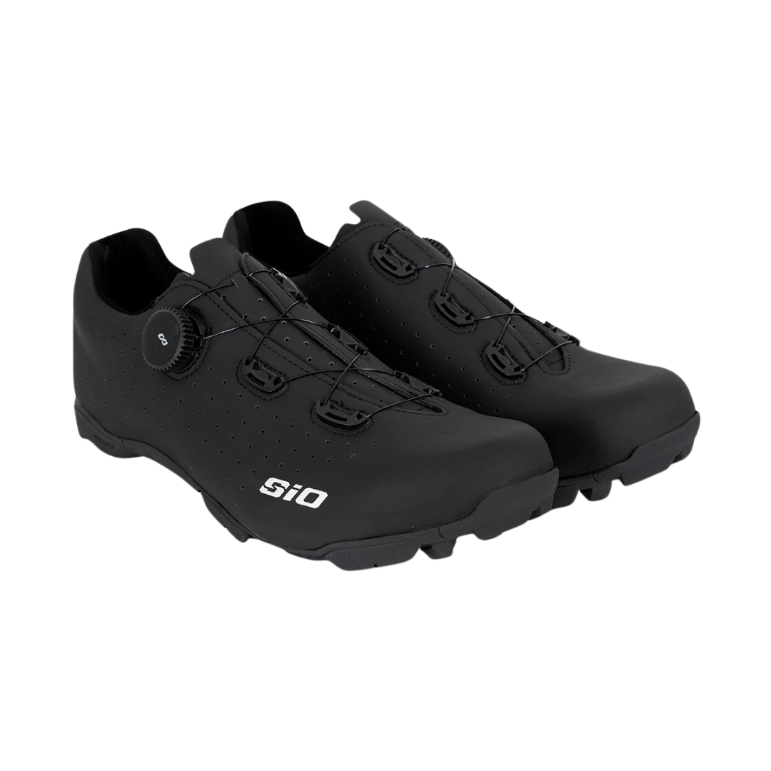 Black_R10_MTB_Cycling_Shoes pair